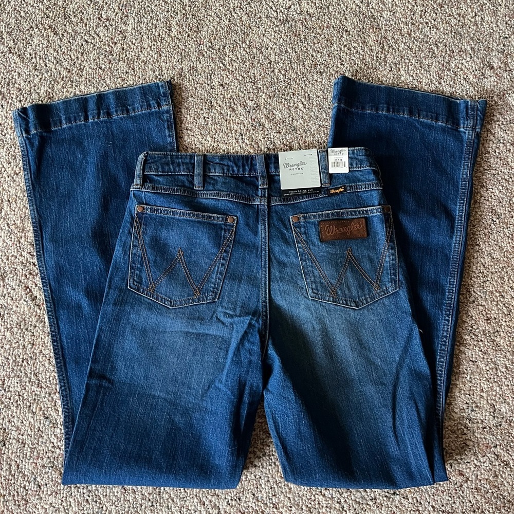 Women’s Wrangler Bootcut Jeans, Size 30 x 34 inseam, New With Tags!